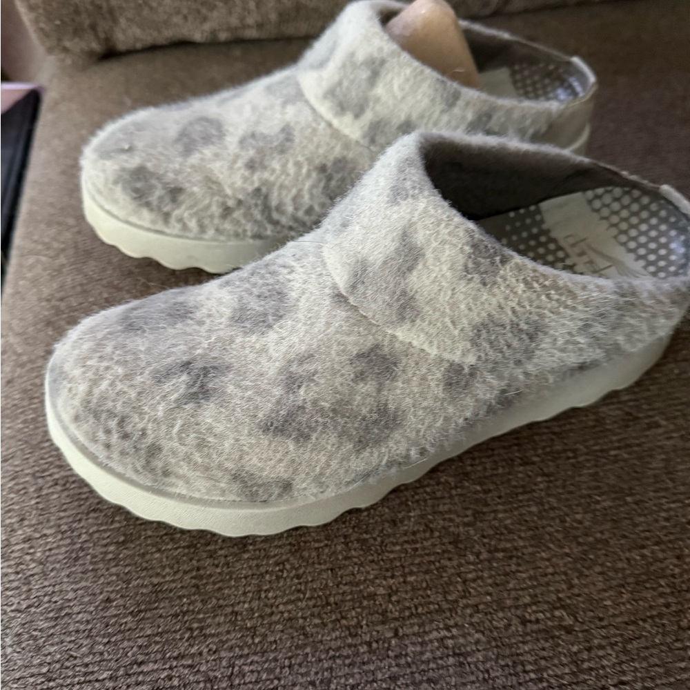 Dansko Kids Gray Slippers